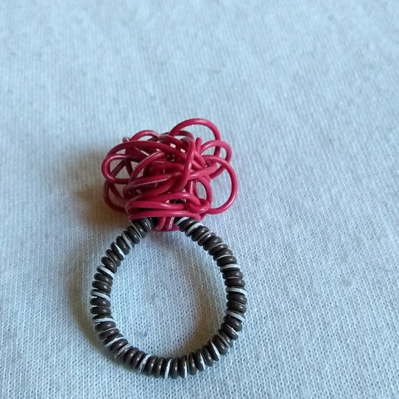 Red Top Ring - Picture 4 of 4